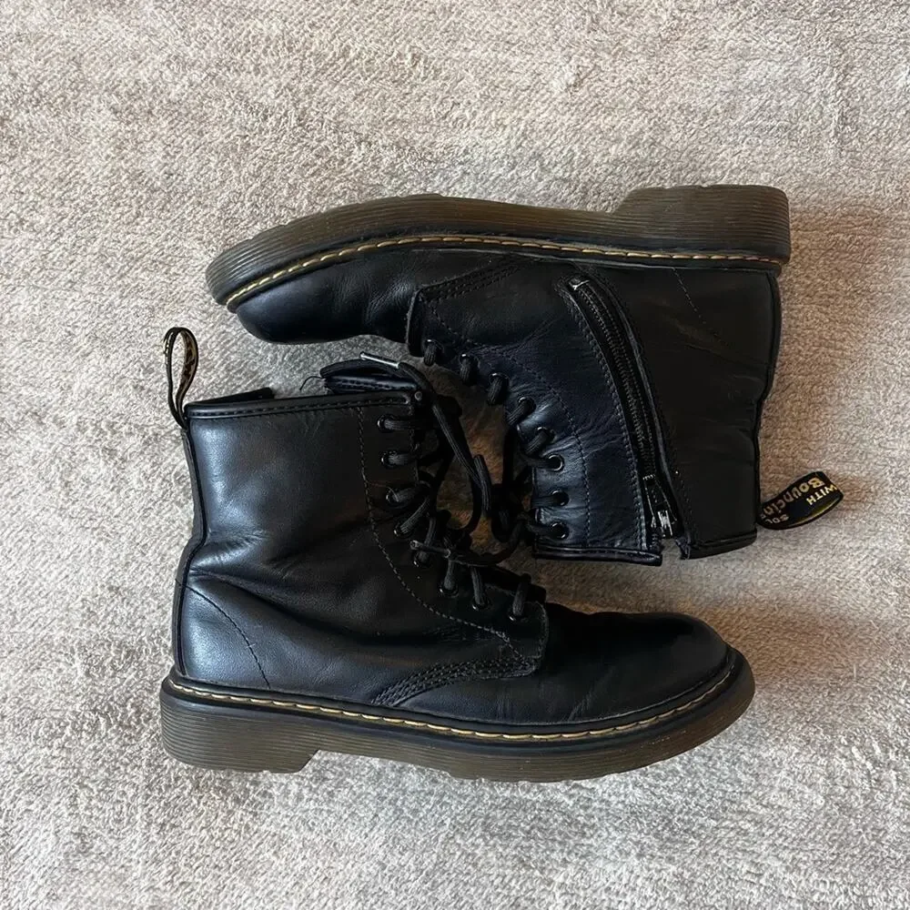 Girls' Big Kids' Dr. Martens 1460 Softy T Leather Lace-Up Boots US 3 UK 2